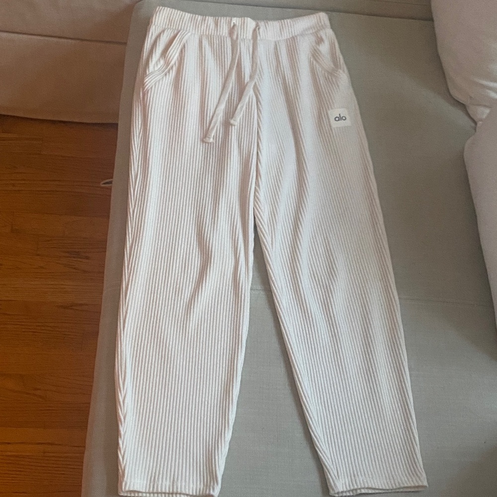 ALO YOGA MUSE JOGGERS
